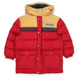 Gucci Giacca imbottita lunga in nylon con cappuccio e logo per bambini (Rosso) XWAXT