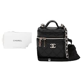 Mini Bolso Vanity Handle Chain Caviar Negro con Herrajes Dorados - Chanel
