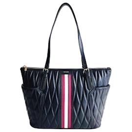 Burberry Bolso Shopper Damirah de piel de cordero acolchado Medium Bolso de hombro