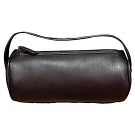 The Row Borsa cilindrica in pelle marrone scuro