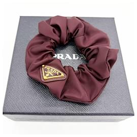 Scrunchie in Re-Nylon Prada color Bordeaux