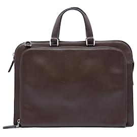 Valigetta in pelle Saffiano marrone Prada con tasca frontale con zip