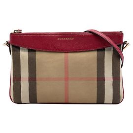 Burberry Derby Peyton Umhängetasche aus House Check Canvas in Braun