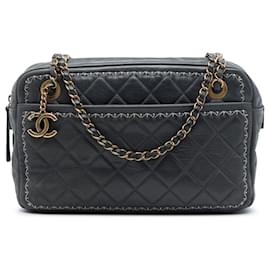 Bolsa Camera Chanel Black CC em couro de vitelo matelassê iridescente Whipstitch