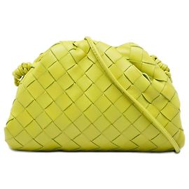 Bottega Veneta Mini Pouch Crossbody in nappa verde Intrecciato