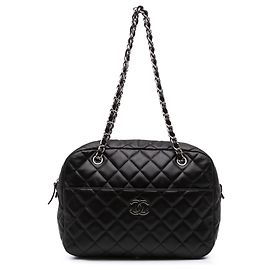 Chanel Black CC gesteppte Lammfell Camera Bag