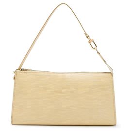 Louis Vuitton Pochette Accessoires in Epi giallo