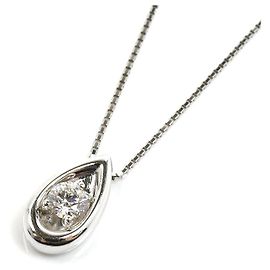 Collar Tasaki en oro blanco Au750 y diamantes