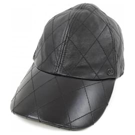 Chanel Cap aus schwarzem Lammleder