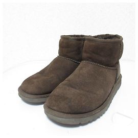 Autre Marque UGG Sheepskin Short Boots