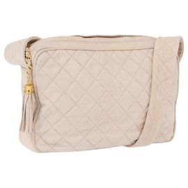 CHANEL Matelasse Shoulder Bag Lamb Skin White Gold CC Auth BA14472