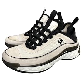 Sneakers Chanel CC Logo in pelle e camoscio