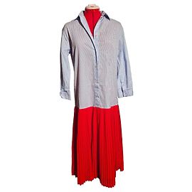 Sandro Hemdblusenkleid blau gestreift mit rotem Faltenrock