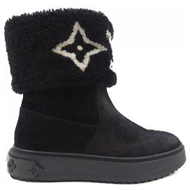 Louis Vuitton Snowdrop Shearling-Stiefel