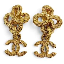 Pendientes de clip Chanel Vintage 93A Metal Lava Flower