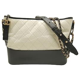 Chanel Gabrielle Hobo in pelle di vitello invecchiata trapuntata bicolore bianco taglia Medium