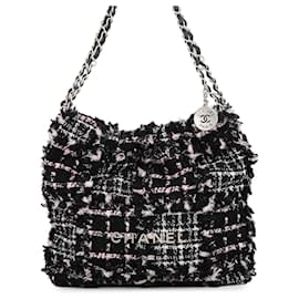 Borsa a tracolla Chanel in tweed e pelle bianco e nero