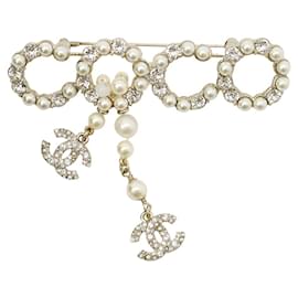 Spilla Chanel con logo Coco