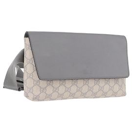 Riñonera GUCCI GG Supreme en PVC Blanco Plata 353435 Auth ka5268A