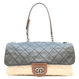 Borsa a tracolla Chanel in pelle di vitello nera e avorio