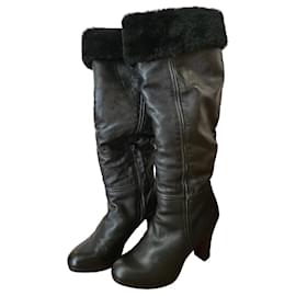 Botas Chie Mihara de cuero negro y pelo