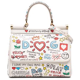 Bolsa Miss Sicily em couro branco Dauphine com estampa graffiti da Dolce & Gabbana, tamanho pequeno