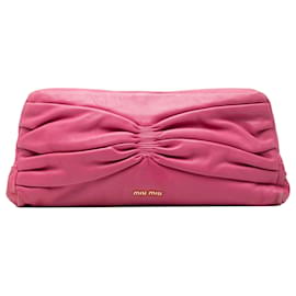 Clutch Miu Miu in nappa plissettata rosa con struttura