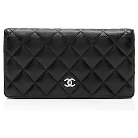 Chanel CC Yen Geldbörse aus Lammleder