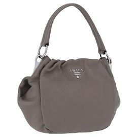 Borsa a tracolla PRADA in pelle grigio argento Auth 192752A