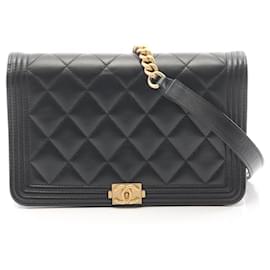 Chanel Boy Schultertasche aus schwarzem Lammleder