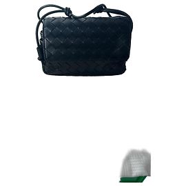 Bottega Veneta Notturno Schultertasche aus geflochtenem Leder