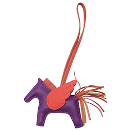 Pingente de bolsa Hermès Grigri Rodeo Pegase PM em pele de cordeiro Milo roxo e Swift