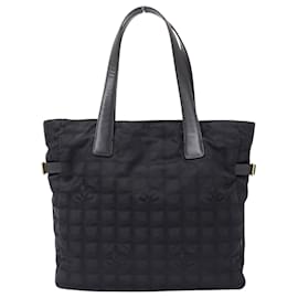 Borsa Tote Chanel in nylon nero con finiture dorate