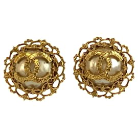 Orecchini Chanel Vintage Coco Mark placcati oro e perle finte