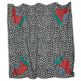 Sciarpa Gucci a pois e fragole