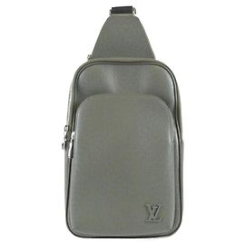 Borsa a tracolla Louis Vuitton Taiga Avenue