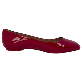 Salvatore Ferragamo Horsebit Ballerinas aus burgunderrotem Lackleder