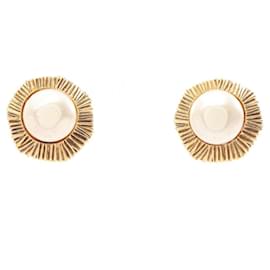 Orecchini a clip Chanel placcati oro con perla sintetica