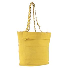 Borsa a tracolla con catena Salvatore Ferragamo in tela Giallo Oro Auth bs36309