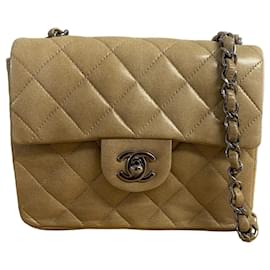 Borsa Chanel Quilted Flap del 2003 in pelle di vitello invecchiata beige e finiture in rutenio