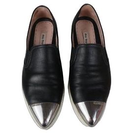 Miu Miu Leder Slip-On Sneaker mit Metallkappe - Schwarz