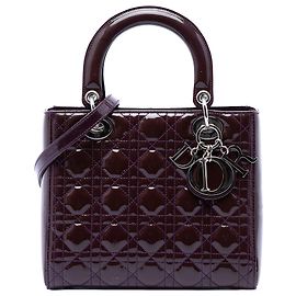 Lady Dior Cannage in vernice viola, misura Medium