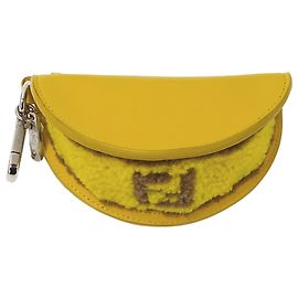 Bolso/Pouch de piel y lana Fendi