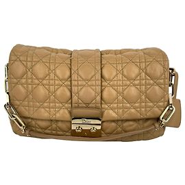 Borsa Dior Cannage Quilted New Lock Flap in pelle di agnello beige