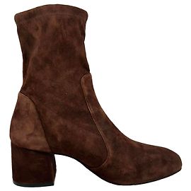 Botines Sleek 60 de Stuart Weitzman en ante marrón