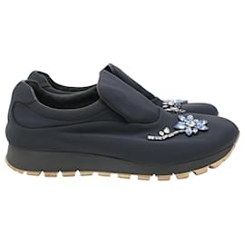 Sneakers slip-on Prada con decorazioni floreali in cristallo in neoprene blu navy