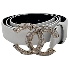 Chanel Taillengürtel mit ineinandergreifendem CC-Logo und Kette aus weißem Leder