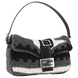 Bolso de hombro FENDI Mamma Baguette de lana gris plata auténtico am12200SAM