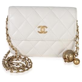 Chanel White Quilted Lambskin Pearl Crush Clutch Mit Kette
