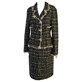 Conjunto de saia e casaco em tweed preto e branco Chanel